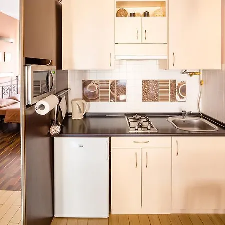 Apartament On Kurbasa Street, 9 *